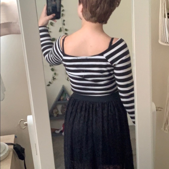 Long sleeve crop top with stripes - Picture 2 of 3